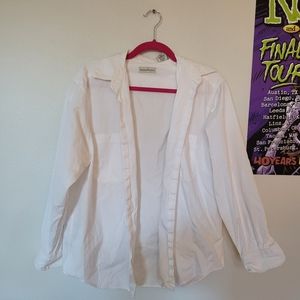 Women's Size S Banana Republic white button up shirt with front pockets.